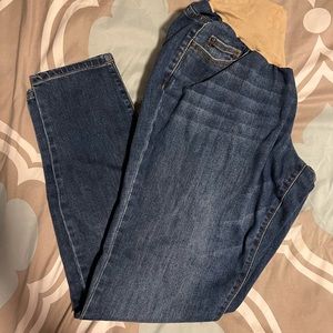maternity skinny jeans.
